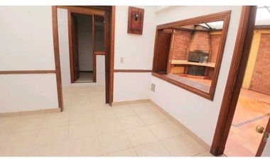 VENDO CASA DE TRES NIVELES EN CHIA.