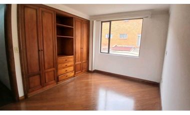 VENDO CASA DE TRES NIVELES EN CHIA.