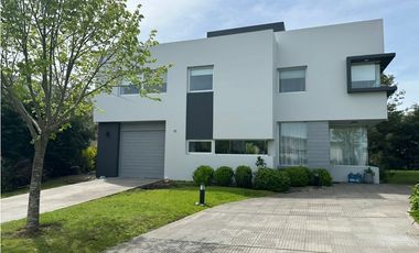 Chalet en Arenas del Sur