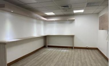 Oficina en Arriendo en Edificio Torre Costanera/ Av Andrés Bello