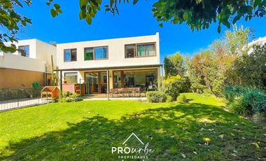 Casa en Arriendo en Helsby entre Nicanor Plaza y Rebeca Matte