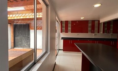 Casa en Venta en CALLE LOS QUILLAYES