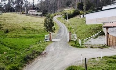 Terreno con vista a la montaña y entorno natural en Irquis – Victoria del Portete