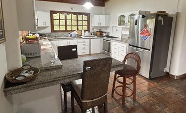 VENDO CASA FINCA VACACIONAL CON VISTA AL RIO