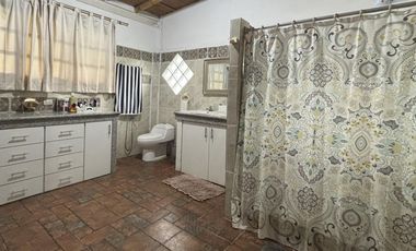 VENDO CASA FINCA VACACIONAL CON VISTA AL RIO