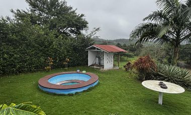 VENDO CASA FINCA VACACIONAL CON VISTA AL RIO