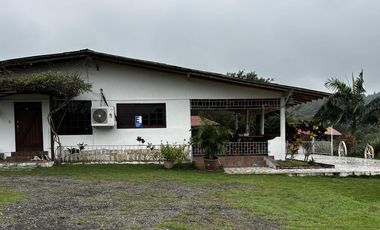 VENDO CASA FINCA VACACIONAL CON VISTA AL RIO