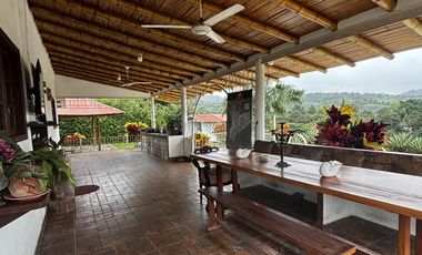 VENDO CASA FINCA VACACIONAL CON VISTA AL RIO