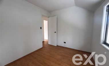 Casa en Arriendo en Las Hualtatas 7501 Villa El Dorado Vitacura