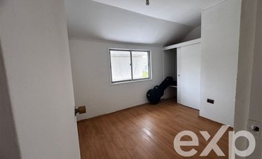 Casa en Arriendo en Las Hualtatas 7501 Villa El Dorado Vitacura