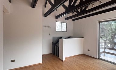 Casa en Arriendo en Las Hualtatas 7501 Villa El Dorado Vitacura