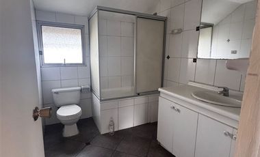 Casa en Arriendo en Las Hualtatas 7501 Villa El Dorado Vitacura