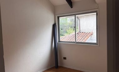 Casa en Arriendo en Las Hualtatas 7501 Villa El Dorado Vitacura