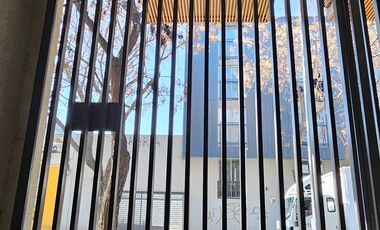 ARRIENDO CASA 3 PISOS MÁS QUINCHO