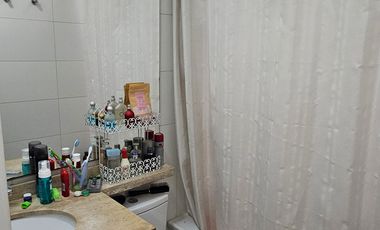 ARRIENDO CASA 3 PISOS MÁS QUINCHO