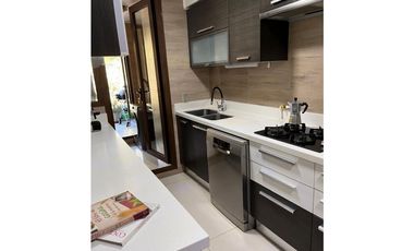 Venta Departamento de 4 dorm. buena ubicación en La Dehesa