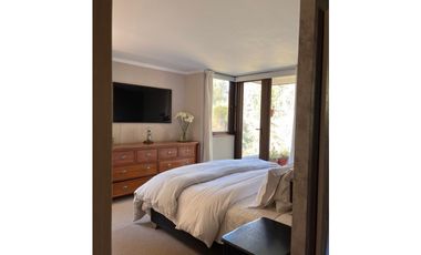 Venta Departamento de 4 dorm. buena ubicación en La Dehesa