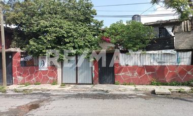 SE VENDE CASA EN COL. SARDAÑA - (3)