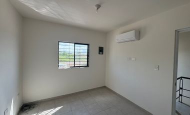 CASA EN RENTA, Agustina Ramirez #2659, Fracc. Buena Vista