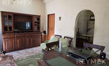 Venta de casa a refaccionar en Villa Ballester