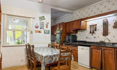 Casa en venta - 4 Dormitorios 4 Baños - Vicente López