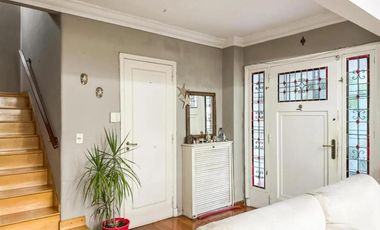 Casa en venta - 4 Dormitorios 4 Baños - Vicente López