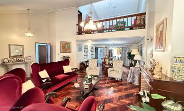 Importante casa de 4 dormitorios en VENTA sobre Av. Mate de Luna al 4400, Parque Guillermina, SMT