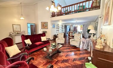 Importante casa de 4 dormitorios en VENTA sobre Av. Mate de Luna al 4400, Parque Guillermina, SMT