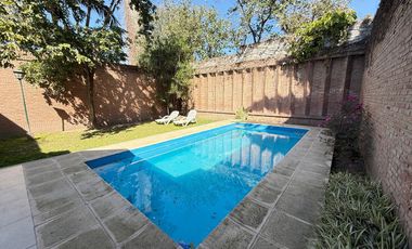 Importante casa de 4 dormitorios en VENTA sobre Av. Mate de Luna al 4400, Parque Guillermina, SMT