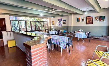 Importante casa de 4 dormitorios en VENTA sobre Av. Mate de Luna al 4400, Parque Guillermina, SMT