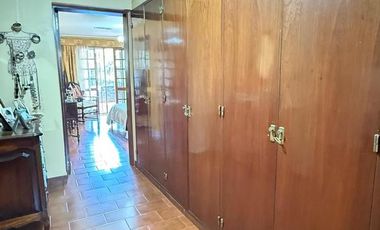 Importante casa de 4 dormitorios en VENTA sobre Av. Mate de Luna al 4400, Parque Guillermina, SMT
