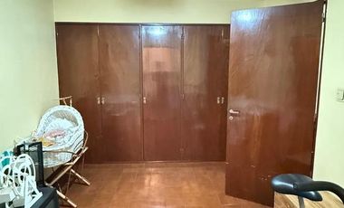 Importante casa de 4 dormitorios en VENTA sobre Av. Mate de Luna al 4400, Parque Guillermina, SMT