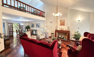 Importante casa de 4 dormitorios en VENTA sobre Av. Mate de Luna al 4400, Parque Guillermina, SMT