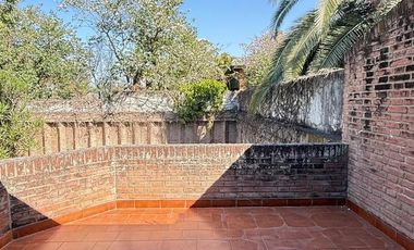 Importante casa de 4 dormitorios en VENTA sobre Av. Mate de Luna al 4400, Parque Guillermina, SMT