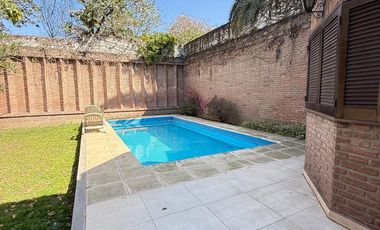 Importante casa de 4 dormitorios en VENTA sobre Av. Mate de Luna al 4400, Parque Guillermina, SMT