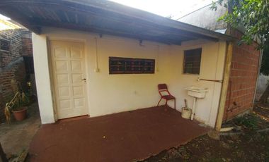 vendo o permuto Locales y vivienda  calle Belgrano Apostoles