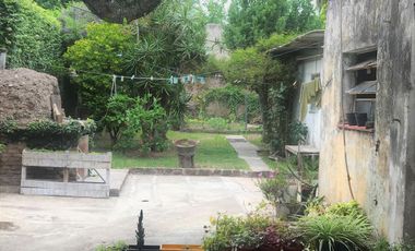 Casa. 3 dormitorios.2 baños.Fondo.Quincho.Parrilla.Cochera.Bernal Este