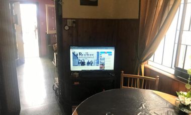 Casa. 3 dormitorios.2 baños.Fondo.Quincho.Parrilla.Cochera.Bernal Este