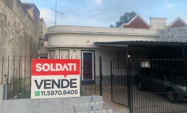 Casa. 3 dormitorios.2 baños.Fondo.Quincho.Parrilla.Cochera.Bernal Este