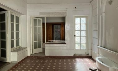 Casa ideal locales en inmejorable zona de Lomas