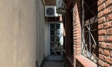 Casa ideal locales en inmejorable zona de Lomas