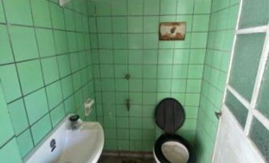 Casa ideal locales en inmejorable zona de Lomas