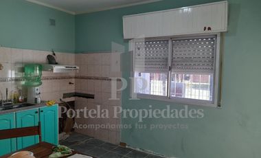 CASA DE 3 AMBIENTES EN ALQUILER CASTELAR
