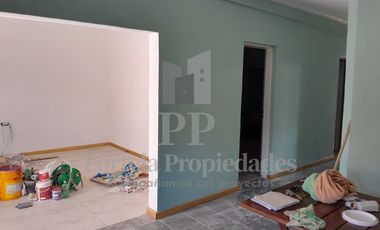 CASA DE 3 AMBIENTES EN ALQUILER CASTELAR