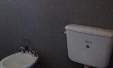 Casa en venta - 2 Dormitorios 1 Baño - Cochera - 637Mts2 - Necochea