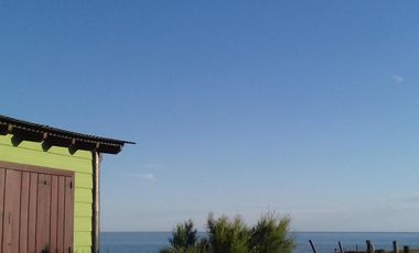 Casa en venta - 2 Dormitorios 1 Baño - Cochera - 637Mts2 - Necochea