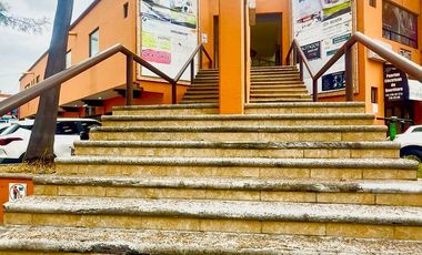 𝗟𝗢𝗖𝗔𝗟𝗘𝗦 𝗖𝗢𝗠𝗘𝗥𝗖𝗜𝗔𝗟𝗘𝗦 𝗘𝗡 𝗥𝗘𝗡𝗧𝗔 – 𝗭𝗢𝗡𝗔 𝗨𝗔𝗤