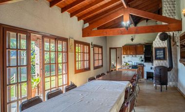 Imponente Casa con gran parque en Banfield Este