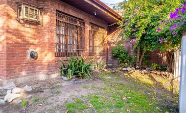 Imponente Casa con gran parque en Banfield Este