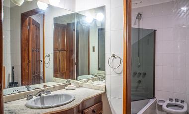 Imponente Casa con gran parque en Banfield Este